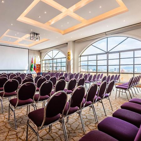 Hotel Dann Carlton Bucaramanga Bagian luar foto Meeting room