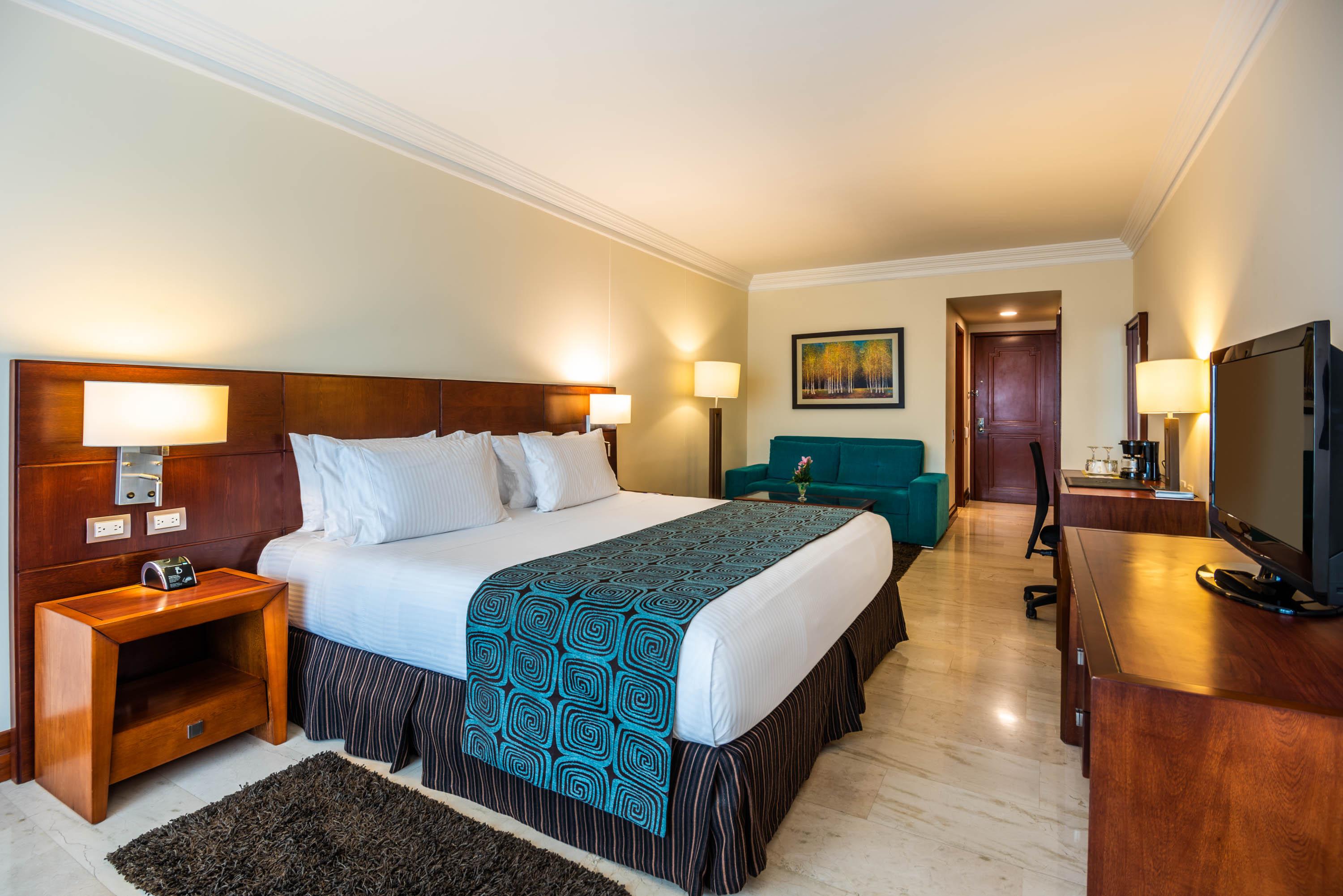 Hotel Dann Carlton Bucaramanga Bagian luar foto A room at the hotel
