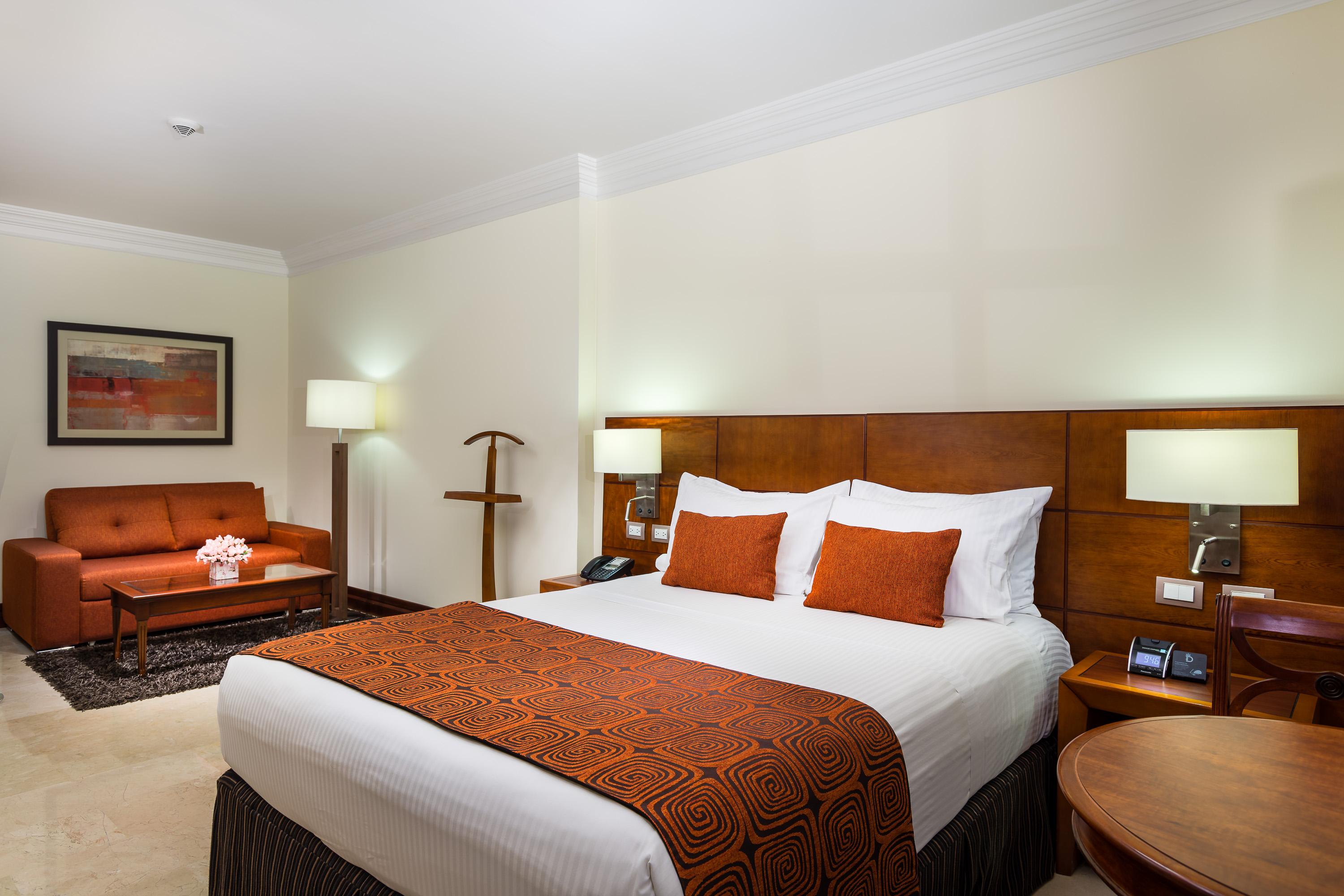 Hotel Dann Carlton Bucaramanga Bagian luar foto A room at the hotel