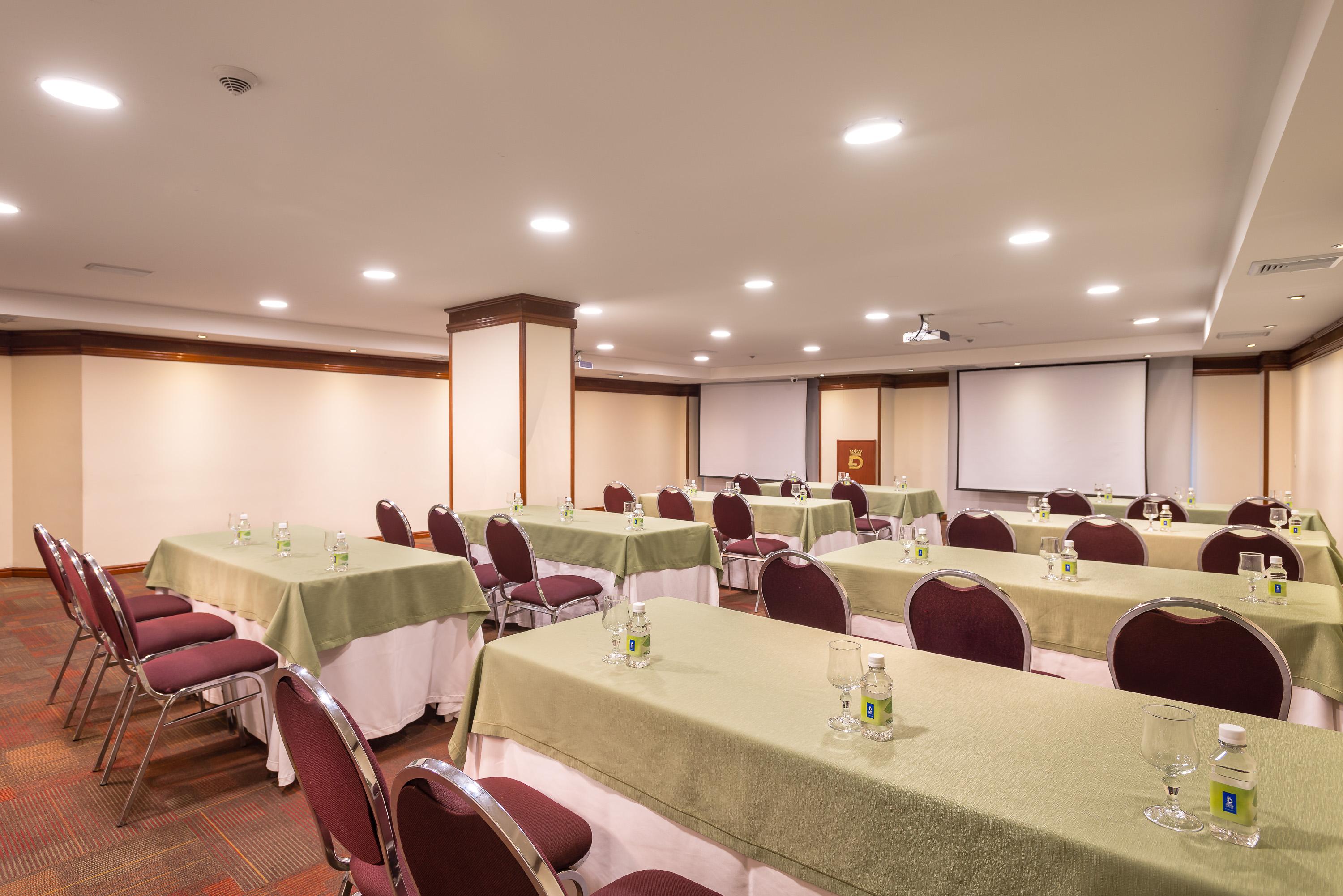 Hotel Dann Carlton Bucaramanga Bagian luar foto Meeting room